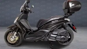 Piaggio Beverly 300 i.e. ABS-ASR (2016 - 20)  (2)