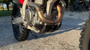 Honda CRF 250R (2024)  (8)