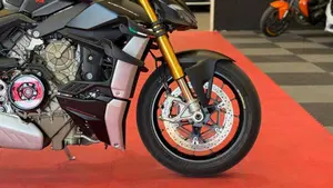 Ducati Streetfighter V4 1100 S (2021 - 22)  (2)