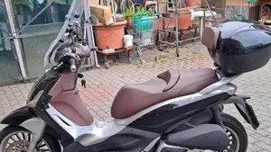 Piaggio Beverly 300 i.e. (2010 - 16)  (3)