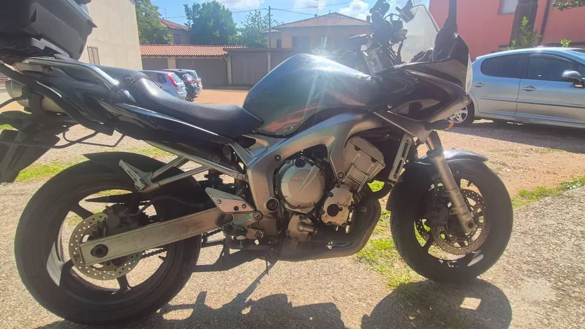 Yamaha FZ6 Fazer (2004 - 07)  (4)