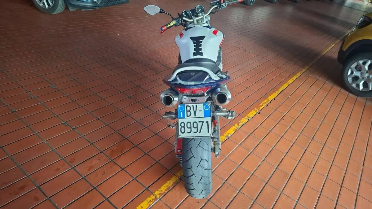 Honda Hornet 900  (5)