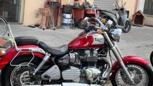 Triumph Bonneville 800 America (2001 - 07) 