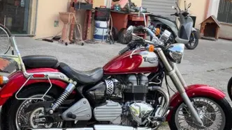 Triumph Bonneville 800 America (2001 - 07) usata