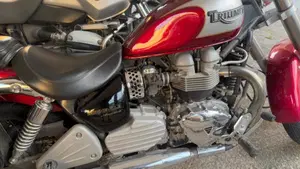 Triumph Bonneville 800 America (2001 - 07)  (4)