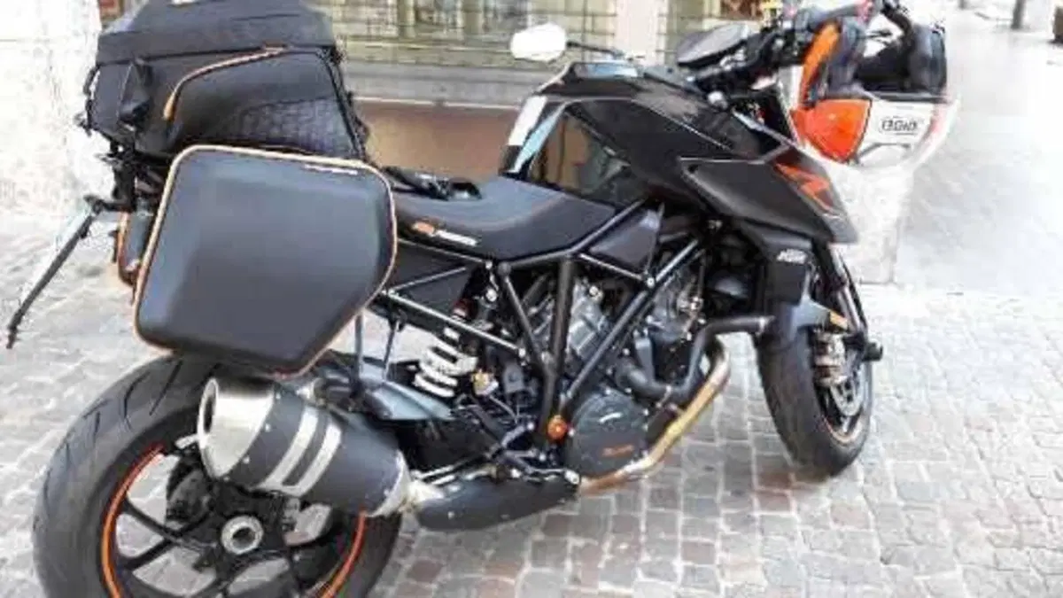 KTM 1290 Super Duke R (2019)  (3)