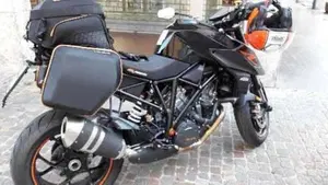 KTM 1290 Super Duke R (2019)  (3)