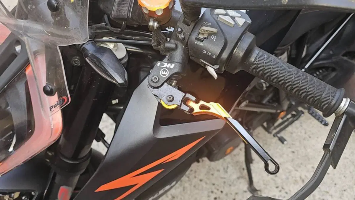 KTM 1290 Super Duke R (2019)  (4)