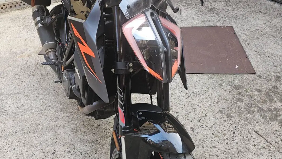 KTM 1290 Super Duke R (2019)  (6)