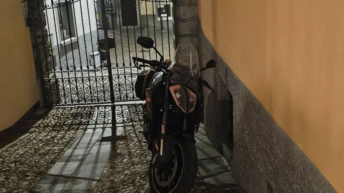 KTM 1290 Super Duke R (2019)  (9)