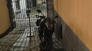 KTM 1290 Super Duke R (2019)  (9)