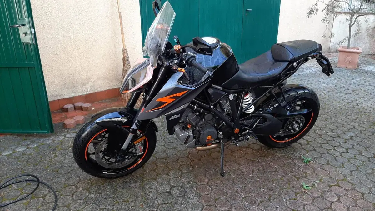 KTM 1290 Super Duke R (2019)  (11)