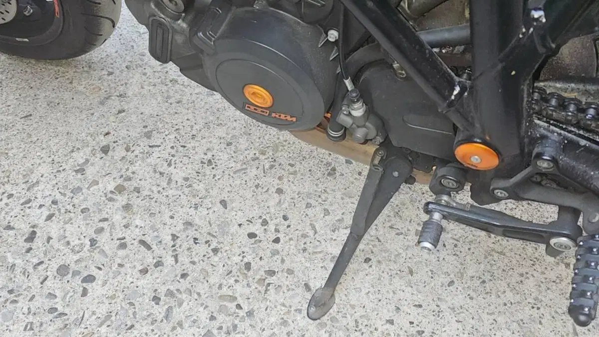 KTM 1290 Super Duke R (2019)  (13)