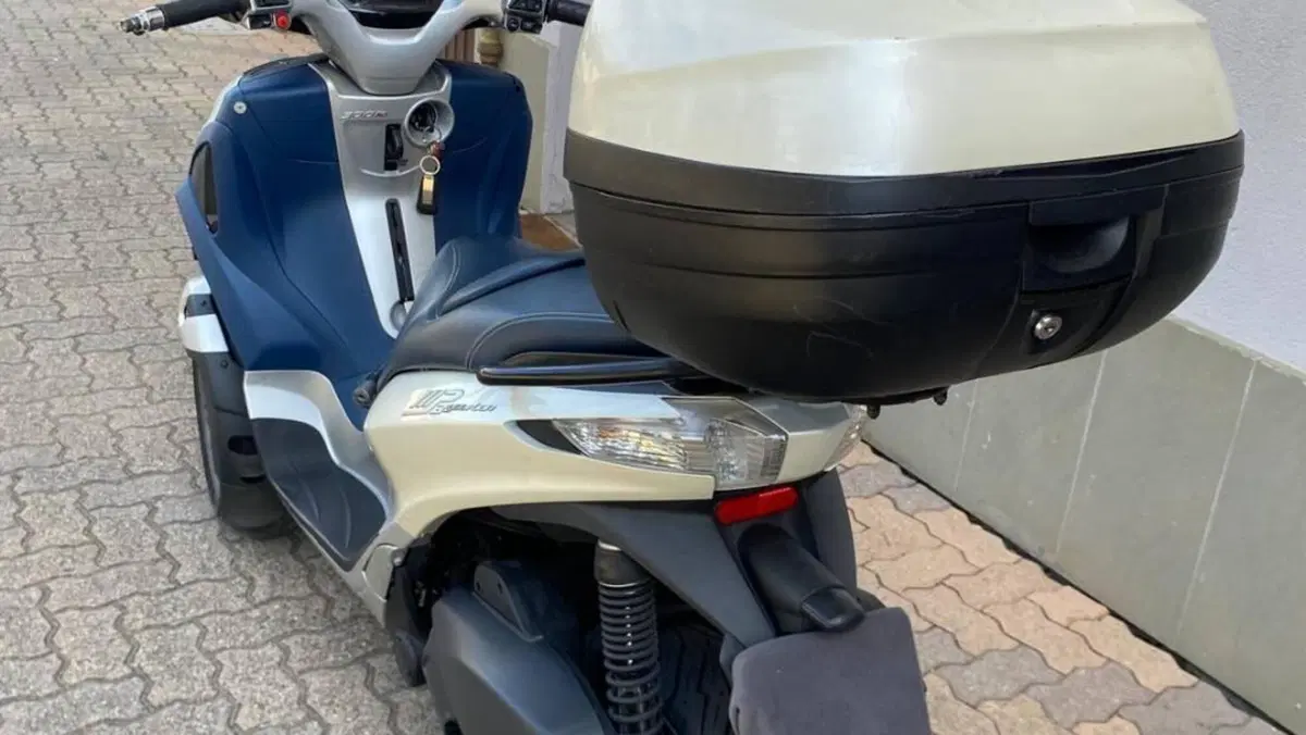 Piaggio Mp3 300 ie Yourban ERL (2011 - 17)  (4)