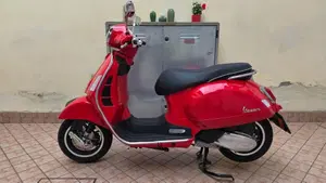 Vespa GTS 300 Super (2023 - 24)  (3)