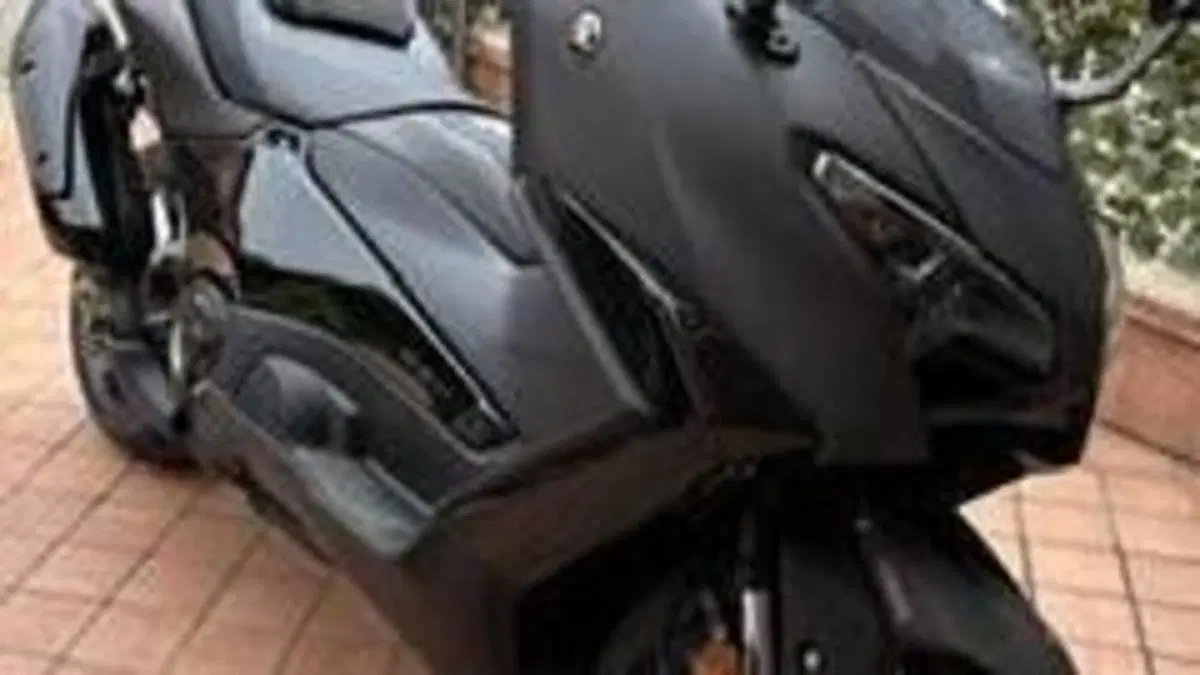 Yamaha T-Max 560 (2025 - 26)  (2)