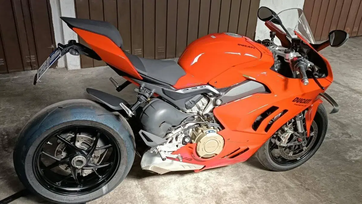 Ducati Panigale V4 (2022 - 24)  (2)