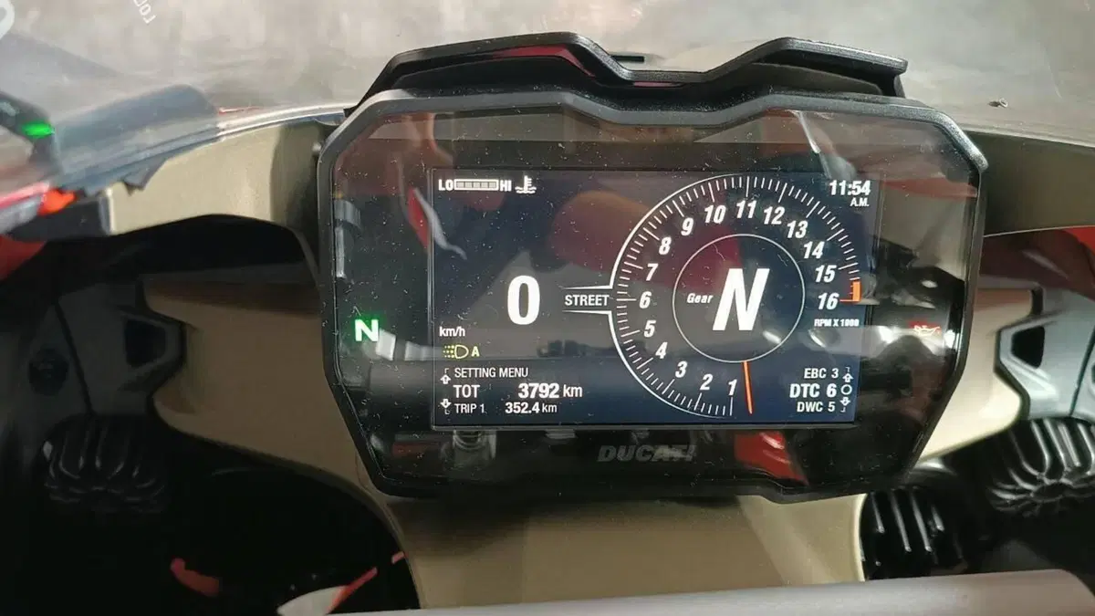 Ducati Panigale V4 (2022 - 24)  (4)
