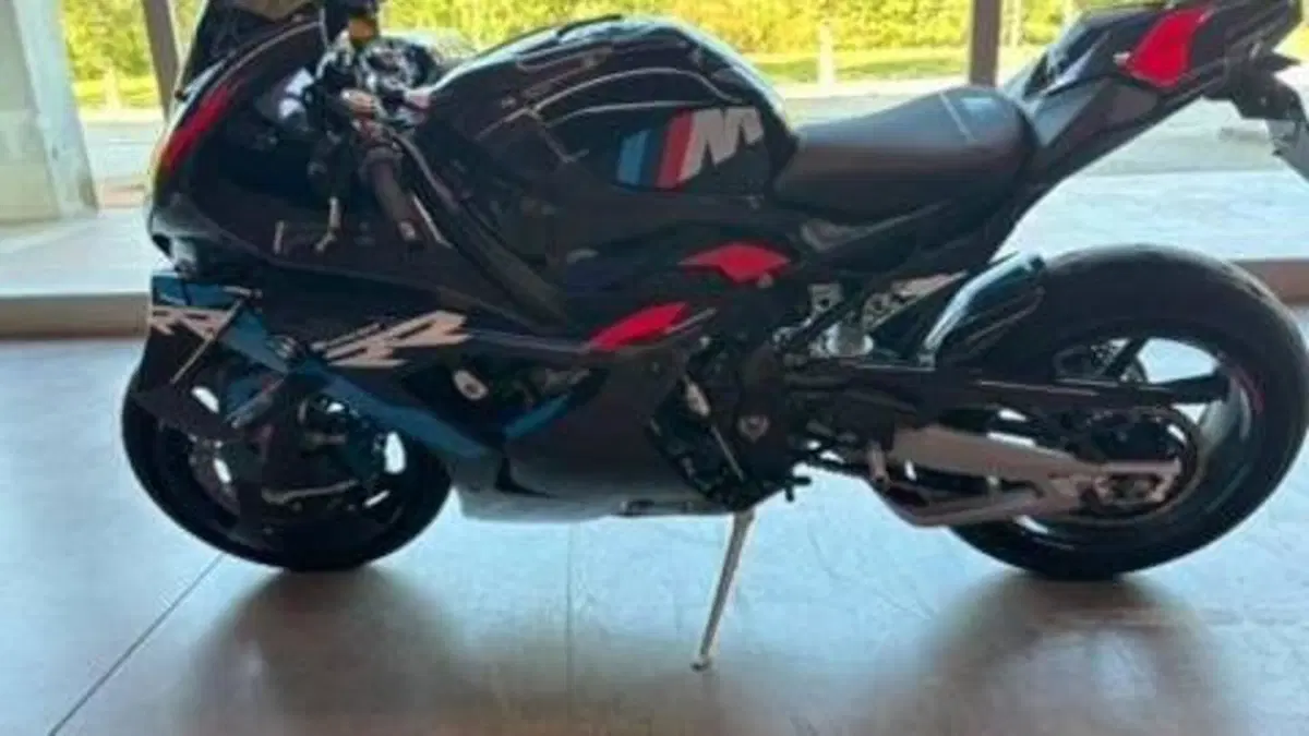 Bmw M 1000 RR (2023 - 24)  (2)