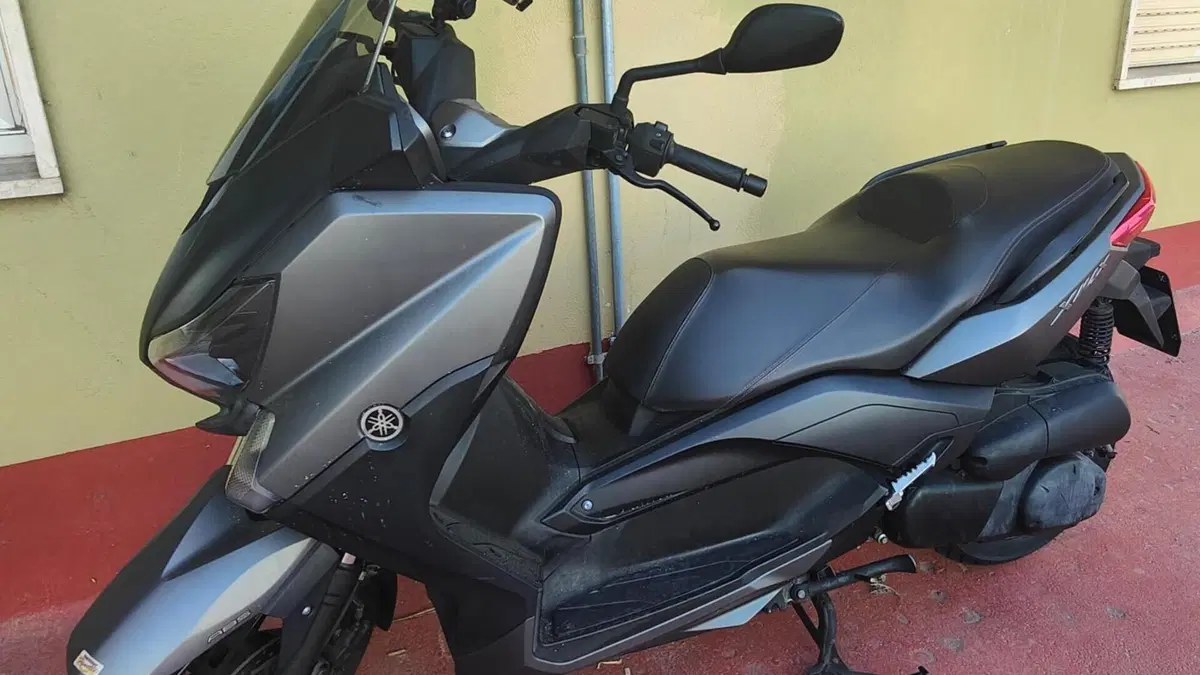 Yamaha X-Max 250 (2014 - 16)  (2)