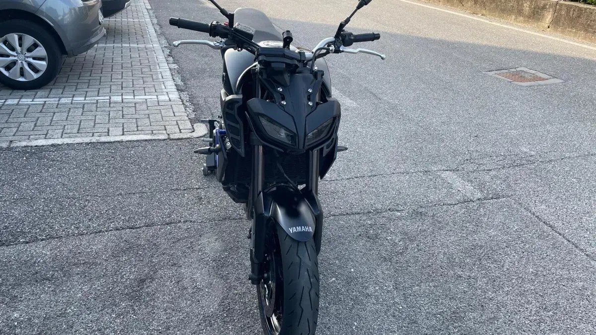 Yamaha MT-09 (2017 - 20)  (3)
