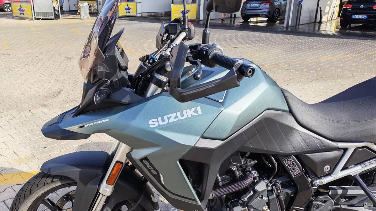 Suzuki V-Strom 800SE (2023 - 24)  (2)