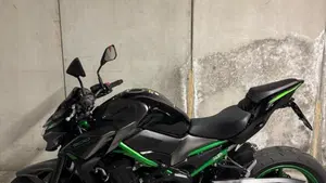 Kawasaki Z 900 (2021 - 24)  (2)