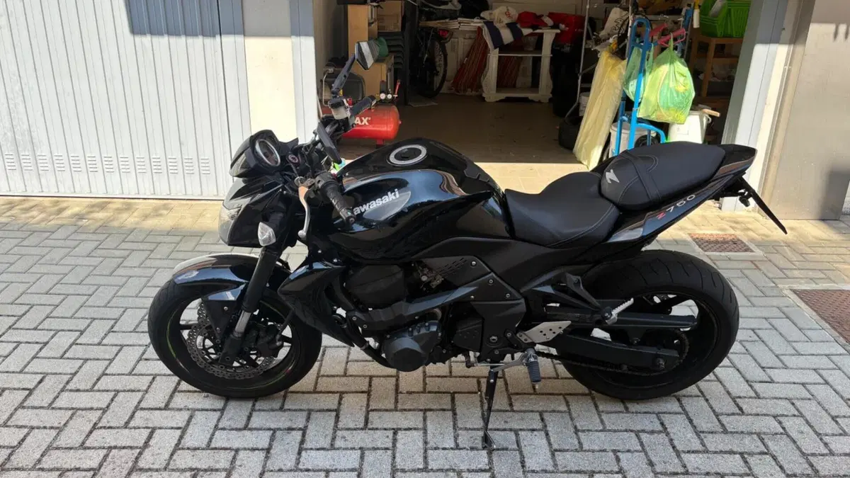 Kawasaki Z 750 (2007 - 14)  (3)