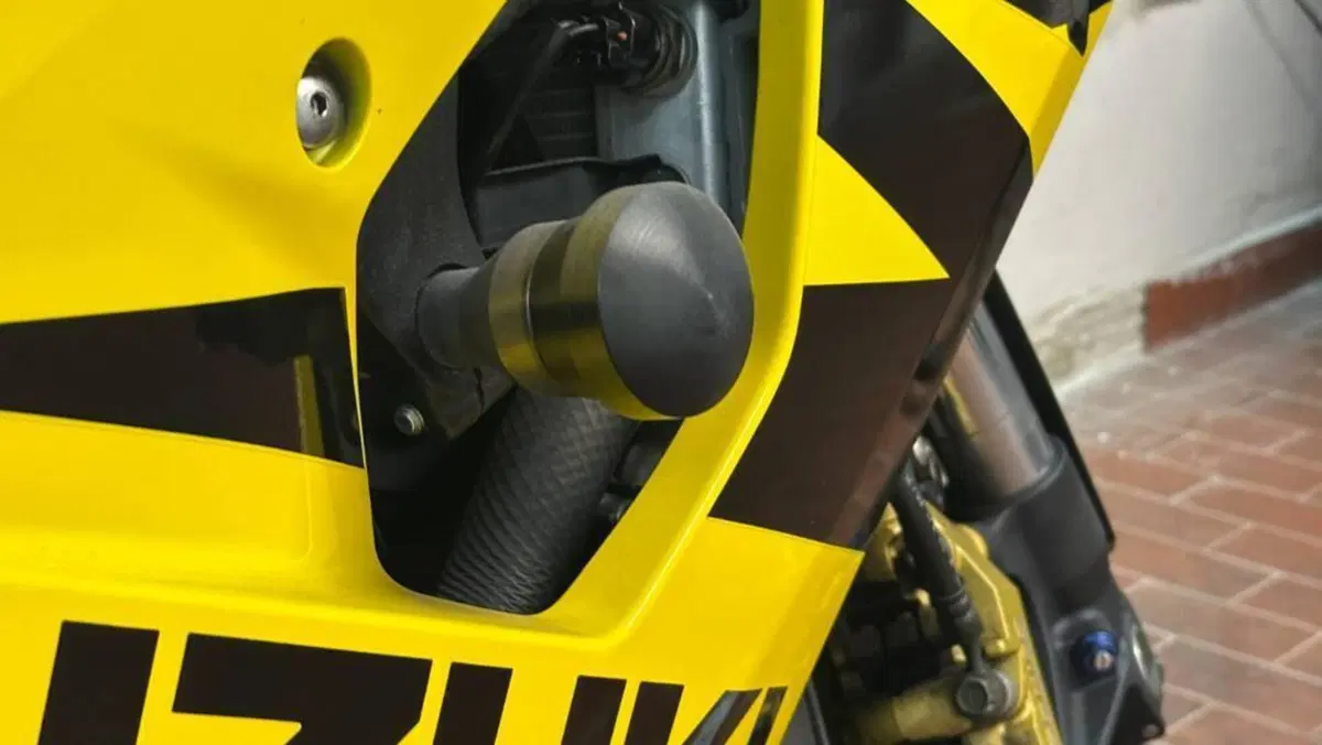 Suzuki GSX R 600 (2004 - 05)  (6)