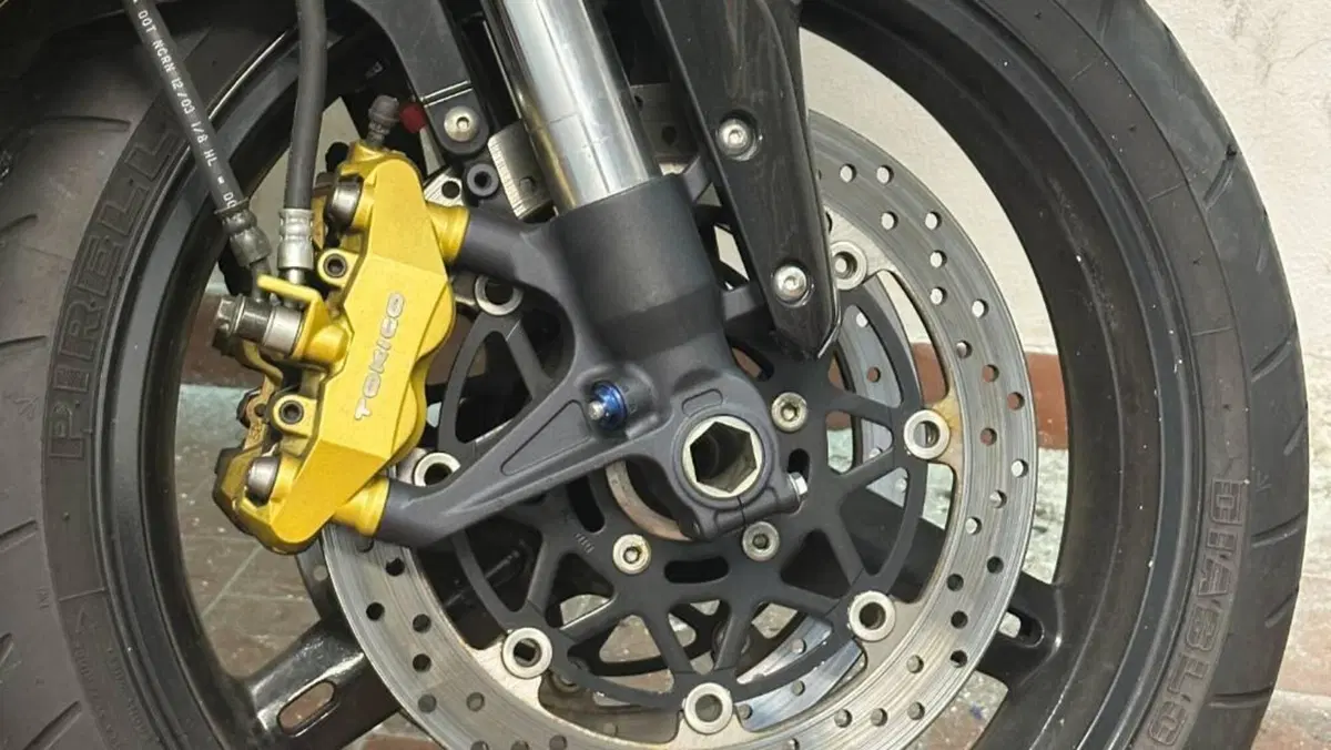 Suzuki GSX R 600 (2004 - 05)  (7)