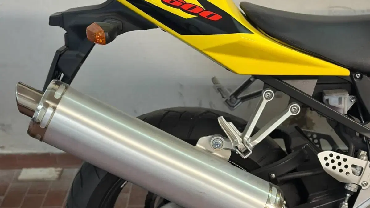 Suzuki GSX R 600 (2004 - 05)  (8)