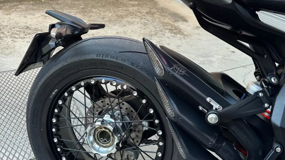 MV Agusta Dragster 800 RR (2021 - 23)  (4)
