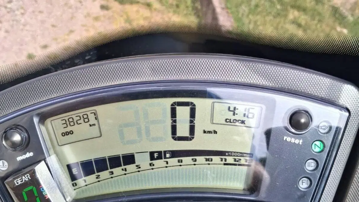 Kawasaki ER-6F (2009 - 11)  (6)