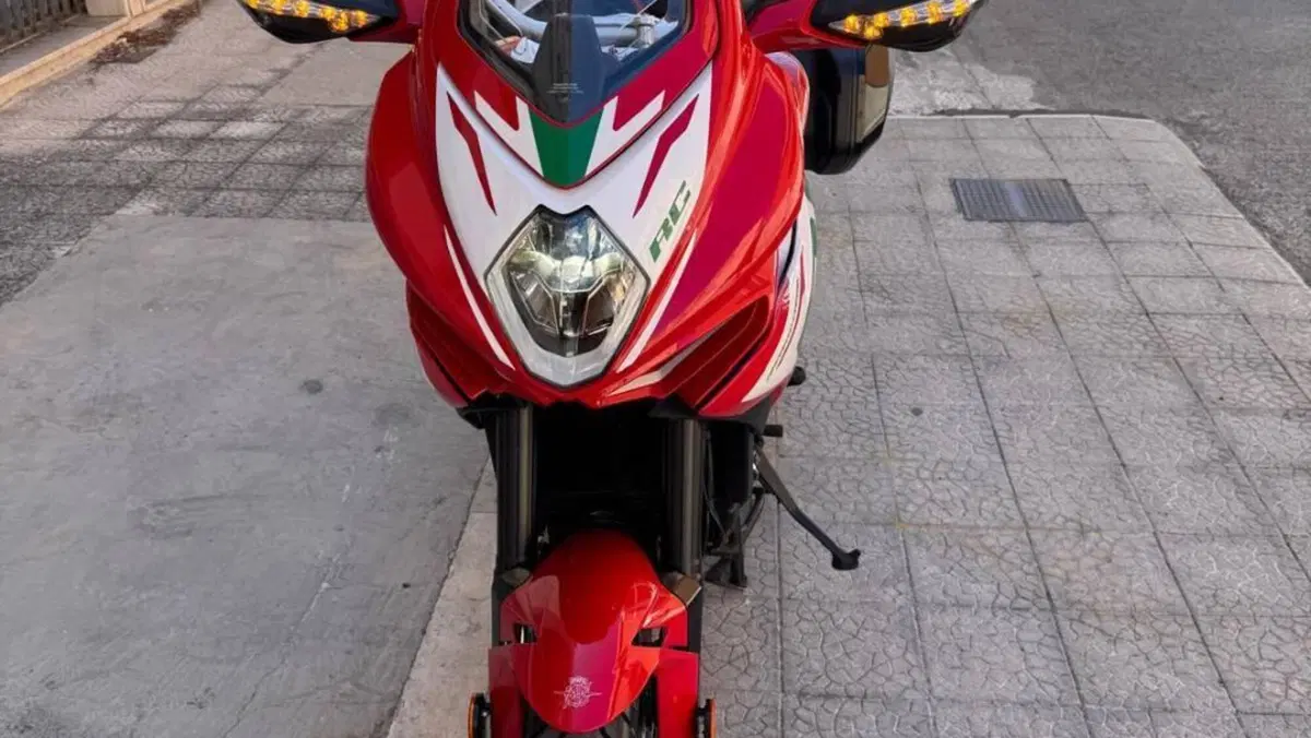 MV Agusta Turismo Veloce 800 RC SCS (2022 - 26)  (2)