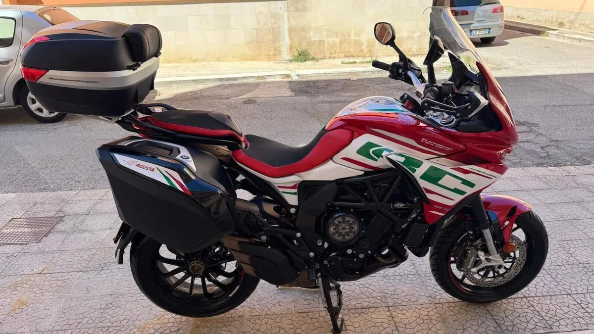 MV Agusta Turismo Veloce 800 RC SCS (2022 - 26)  (5)