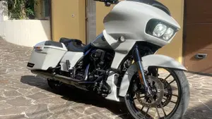 Harley-Davidson 117 Road Glide (2020)  (2)