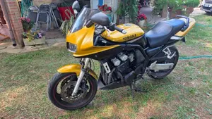 Yamaha FZS 600 Fazer (1998 - 01)  (3)