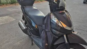 Honda SH 300 i (2011 - 14)  (2)