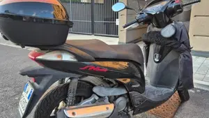 Honda SH 300 i (2011 - 14)  (3)