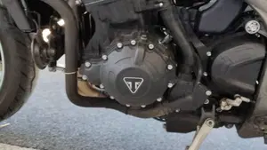 Triumph Speed Triple 1050 S ABS (2016 - 17)  (5)