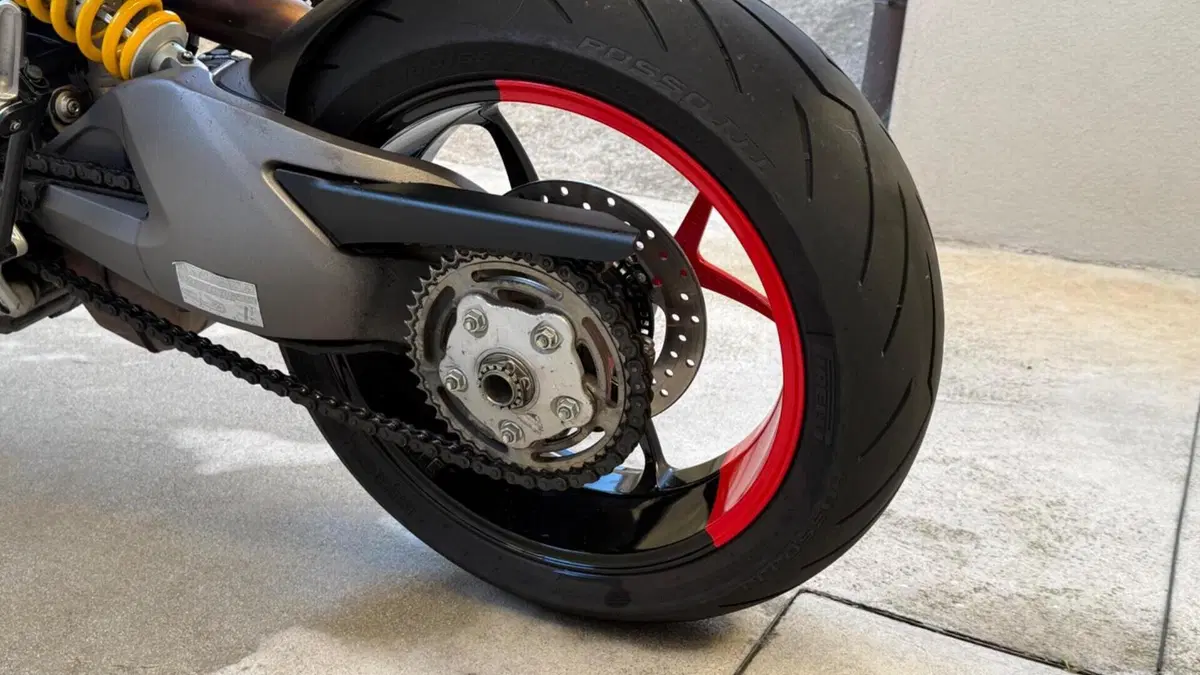 Ducati Hypermotard 950 RVE (2022 - 25)  (8)