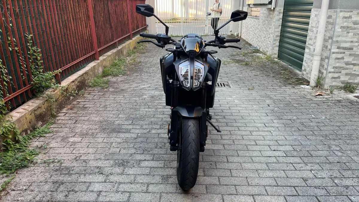 KTM 890 Duke (2021 - 23)  (2)