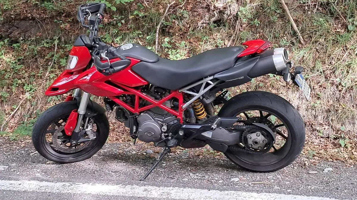 Ducati Hypermotard 796 (2012) 