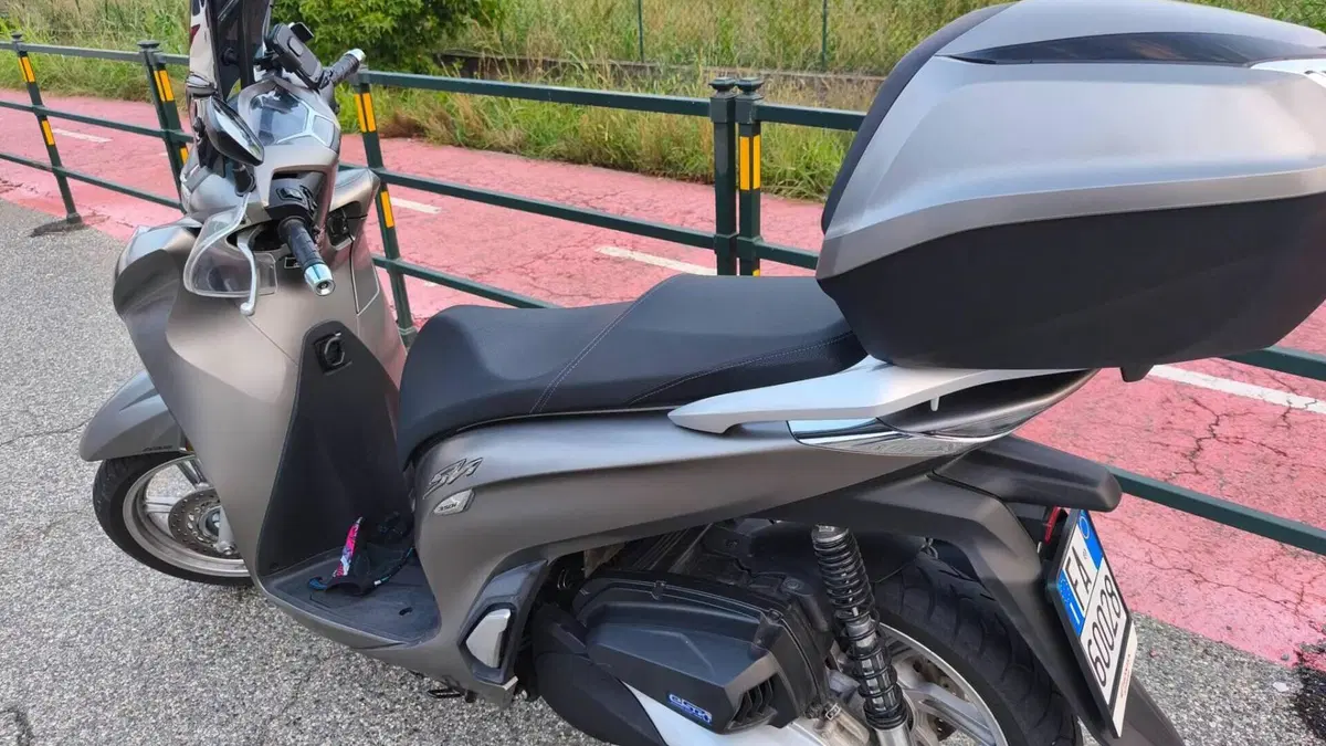 Honda SH 350 (2021 - 24)  (2)