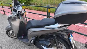 Honda SH 350 (2021 - 24)  (2)