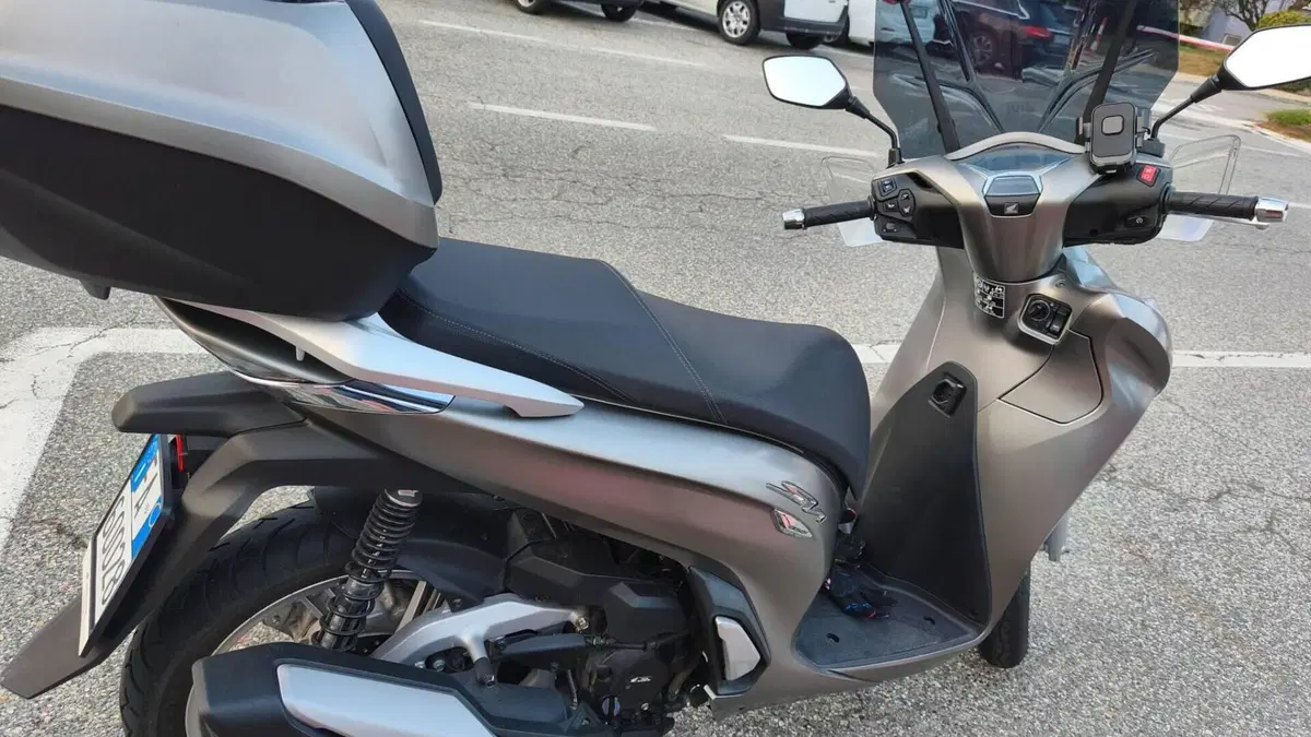 Honda SH 350 (2021 - 24)  (3)