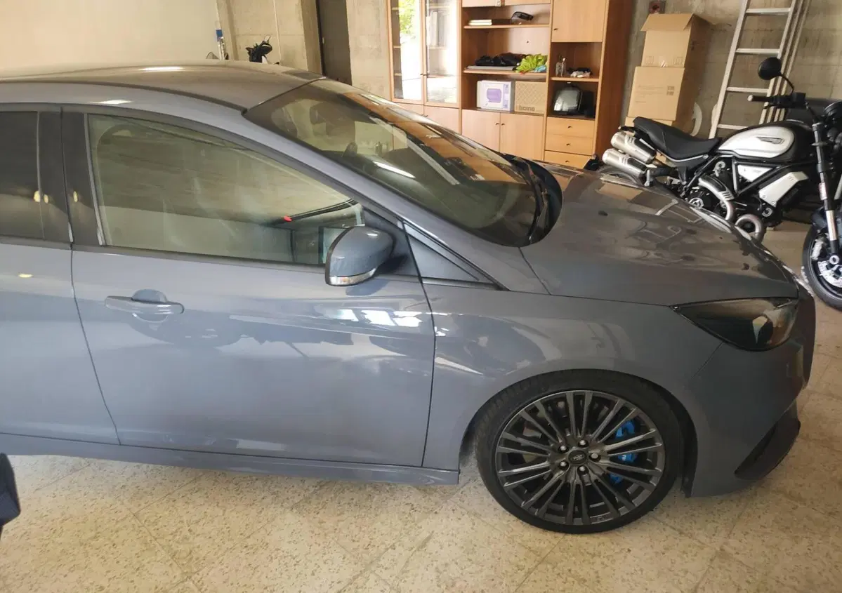 Ford Focus 2.3 350 CV AWD RS (2)