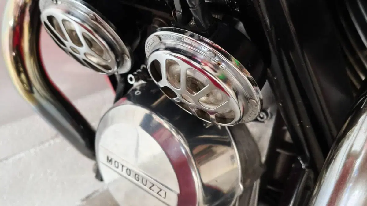 Moto Guzzi   (18)