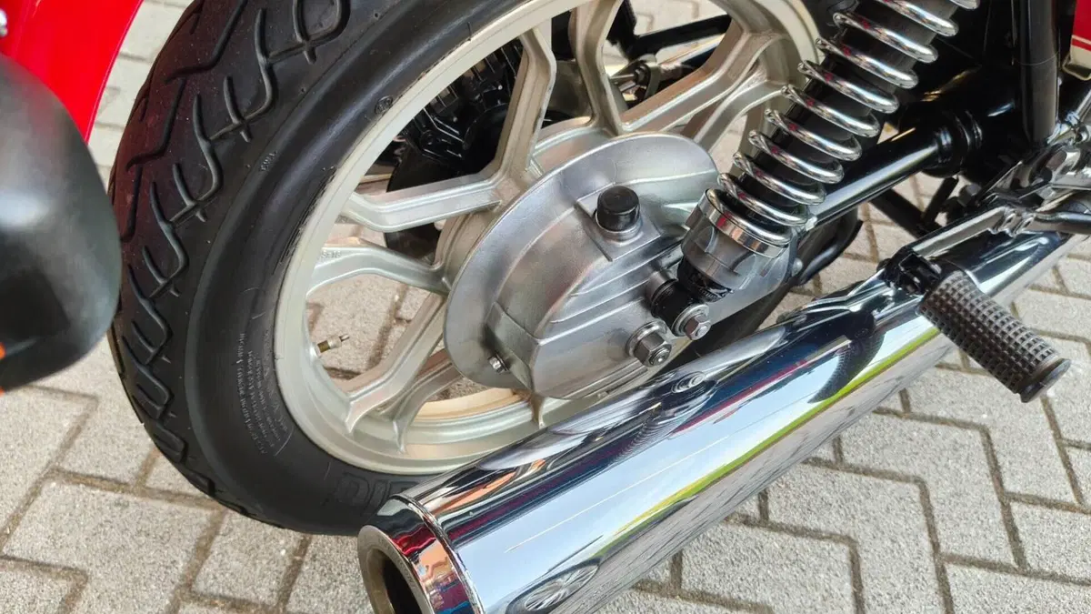 Moto Guzzi   (20)