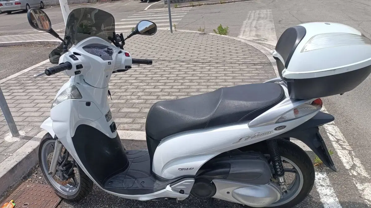 Honda SH 300 i (2006 - 10)  (2)